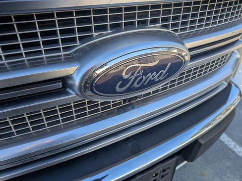 Used 2016 Ford F150 Platinum w/ Equipment Group 701A Luxury image 12