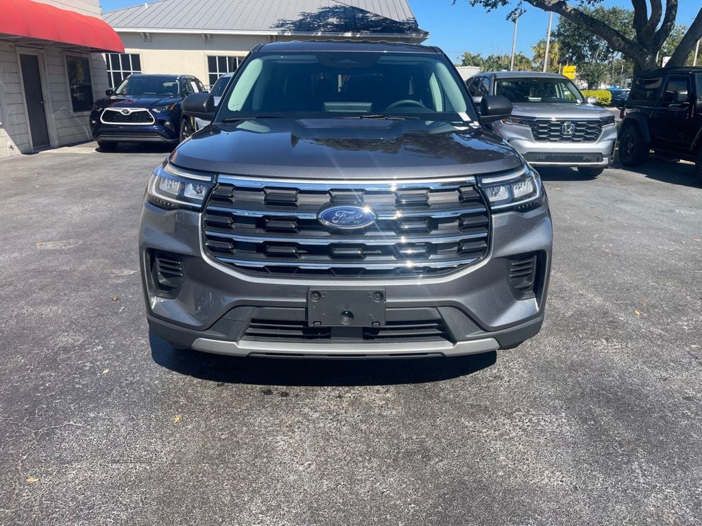 Used 2026 Ford Explorer Active RWD image 8