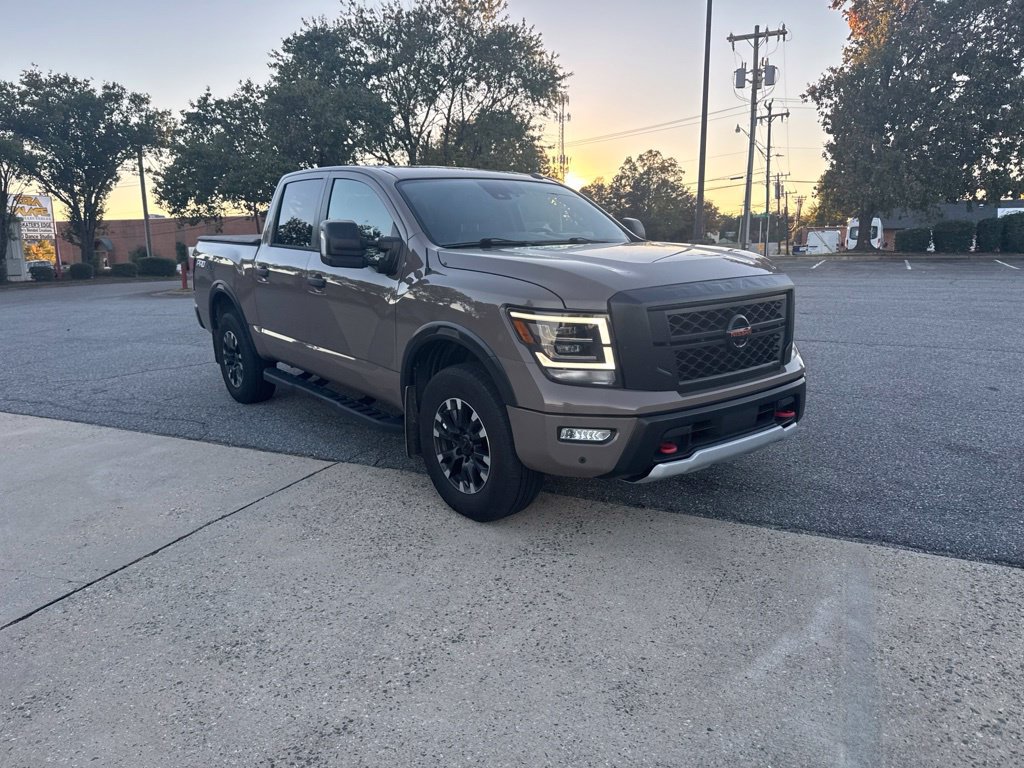 Used 2021 Nissan Titan PRO-4X w/ Pro-4x Convenience Package AWD/4WD image 7