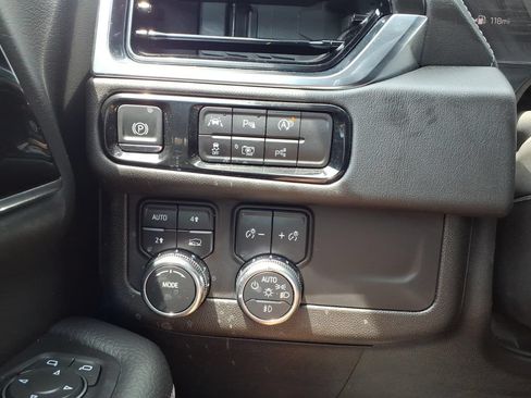 Used 2025 GMC Yukon Denali AWD/4WD image 13