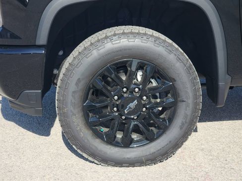 New 2026 Chevrolet Silverado 2500 Custom w/ Custom Blackout Package AWD/4WD image 9