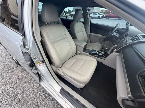 Used 2014 Toyota Camry LE FWD image 6