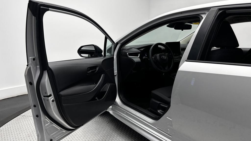 Used 2024 Toyota Corolla LE FWD image 15