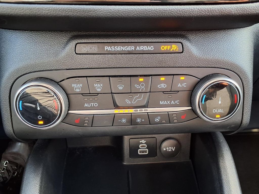 Used 2025 Ford Escape ST-Line Select AWD/4WD image 12