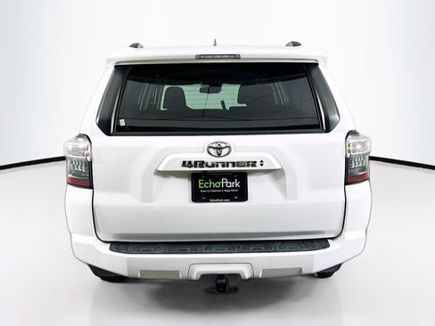 Used 2022 Toyota 4Runner SR5 image 7
