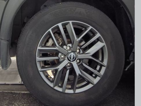 Used 2023 Nissan Rogue S FWD image 12