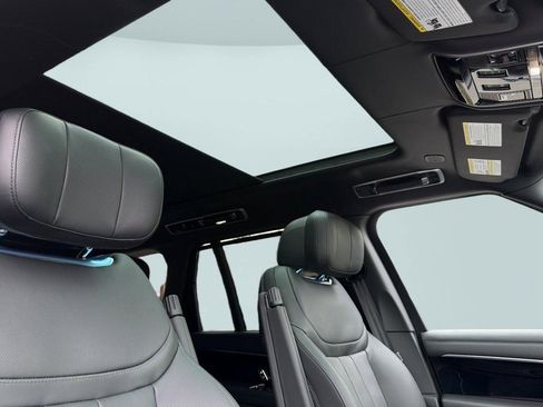 New 2026 Land Rover Range Rover Autobiography AWD/4WD image 20