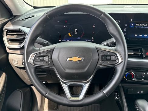 Used 2024 Chevrolet TrailBlazer LT w/ LT Cold Weather Package AWD/4WD image 16
