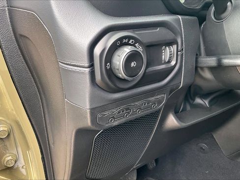 New 2026 Jeep Wrangler Unlimited Sahara AWD/4WD image 18