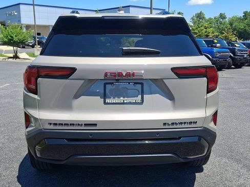 Used 2025 GMC Terrain Elevation w/ Elevation Premium Package AWD/4WD image 5