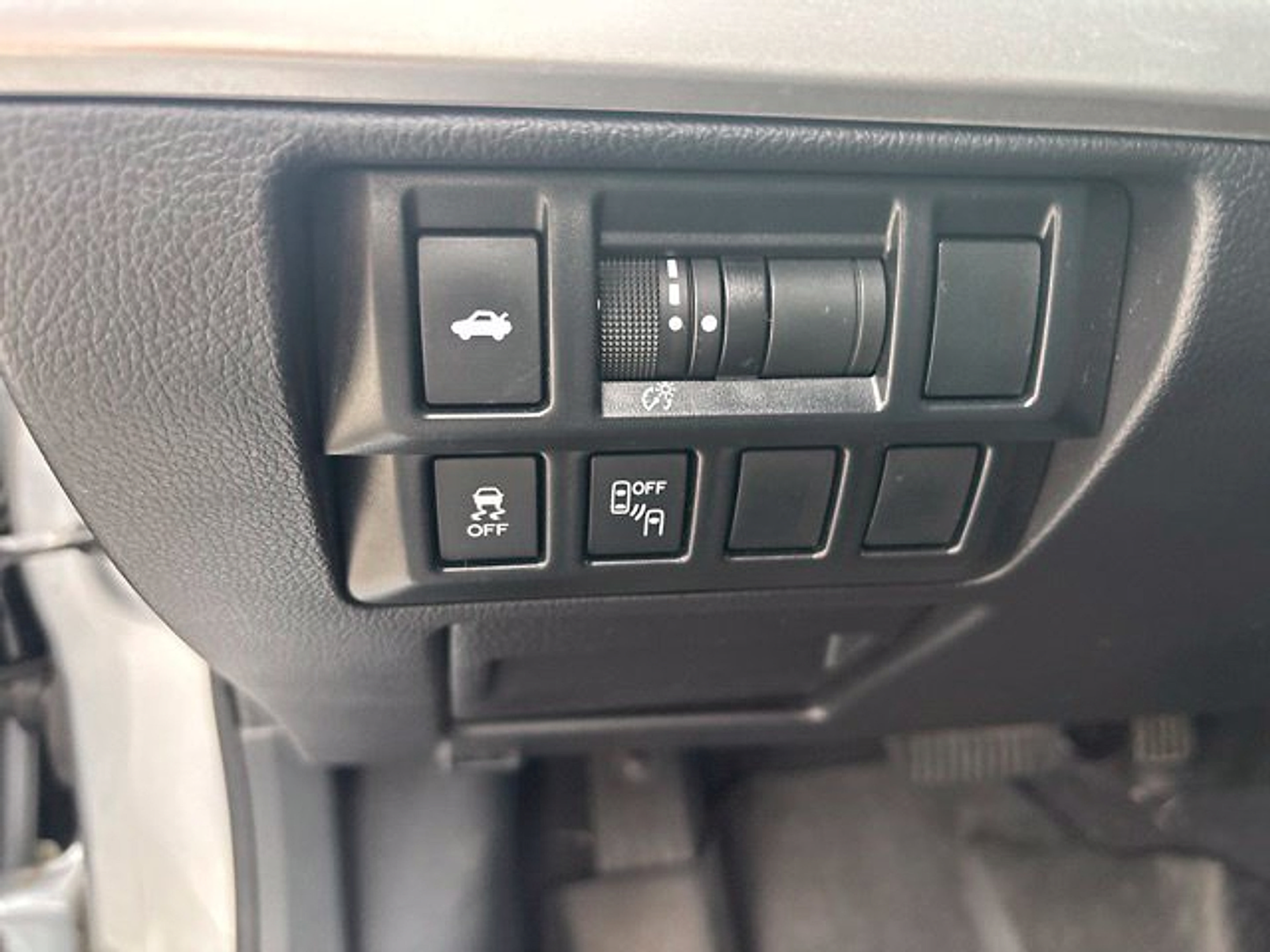 Used 2016 Subaru Legacy 2.5i Limited w/ Popular Package #4 AWD/4WD image 14