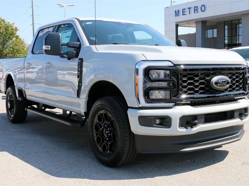 New 2026 Ford F250 XLT w/ XLT Premium Package image 4