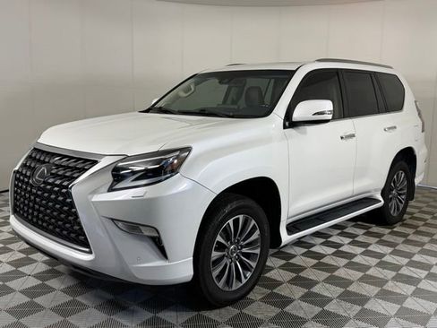 Used 2022 Lexus GX 460 Luxury w/ Accessory Package AWD/4WD image 2