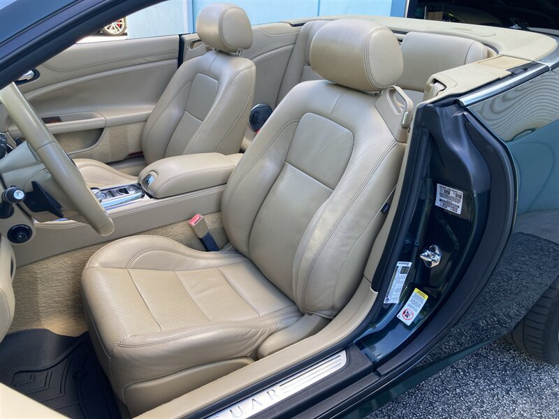 Used 2015 Jaguar XK Convertible RWD image 15