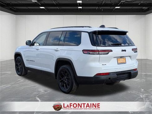 Certified 2024 Jeep Grand Cherokee L Laredo image 3