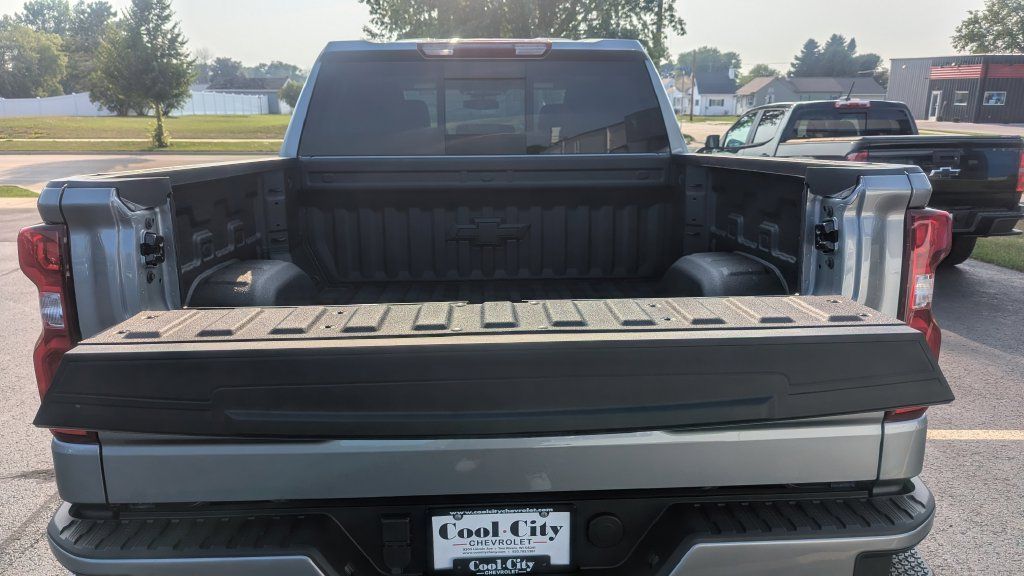 New 2026 Chevrolet Silverado 1500 RST w/ Safety Package AWD/4WD image 9