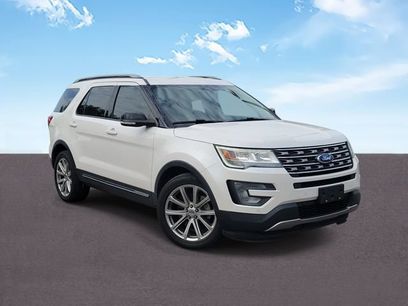 Used 2017 Ford Explorer XLT w/ Equipment Group 202A