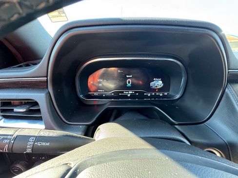 Used 2024 Chevrolet Tahoe LT RWD image 17