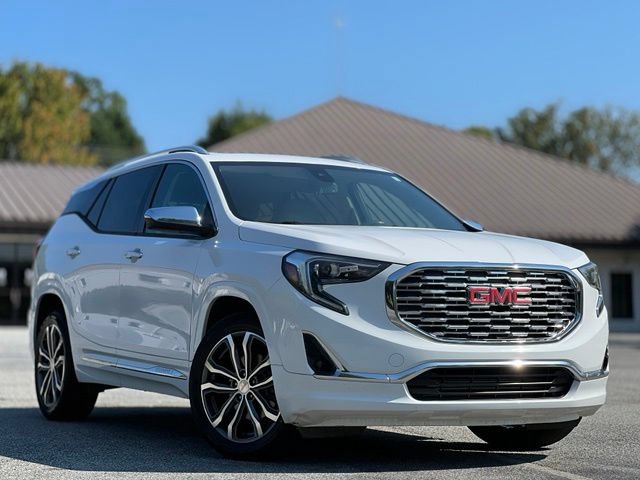Used 2018 GMC Terrain Denali w/ Driver Alert Package II FWD image 3