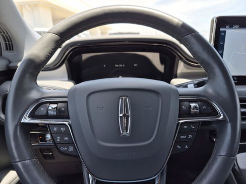 Used 2022 Lincoln Nautilus Reserve FWD image 26