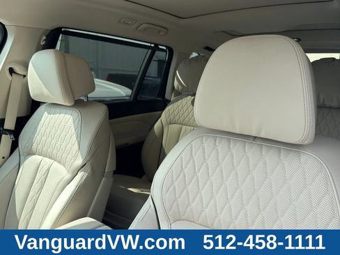 Used 2021 BMW X7 xDrive40i w/ Premium Package AWD/4WD image 11