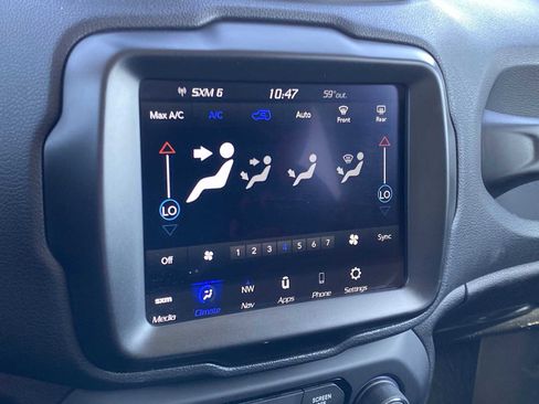 Certified 2023 Jeep Renegade Latitude AWD/4WD image 23