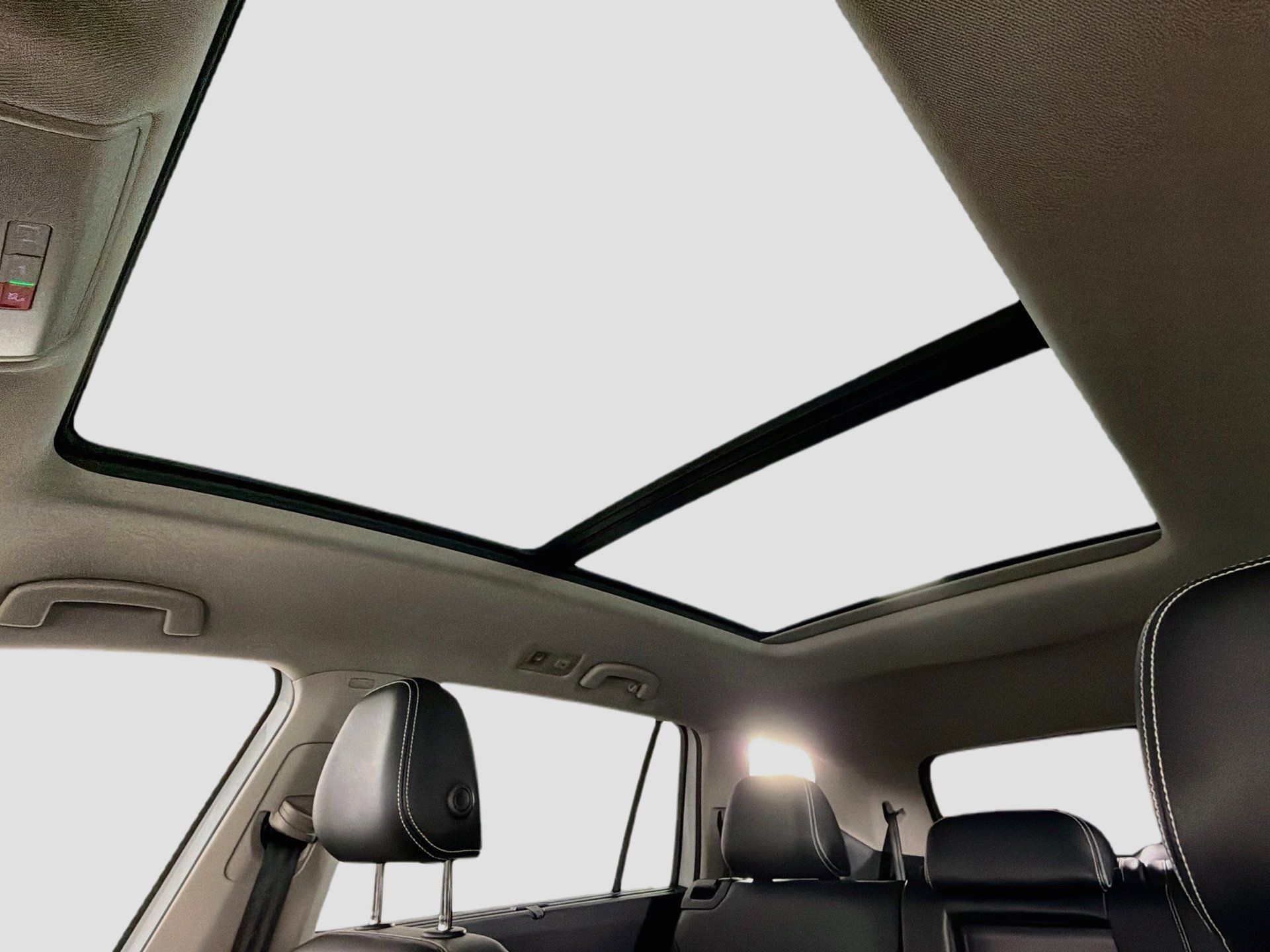 Certified 2023 Volkswagen Atlas SE w/ Panoramic Sunroof Package FWD image 21