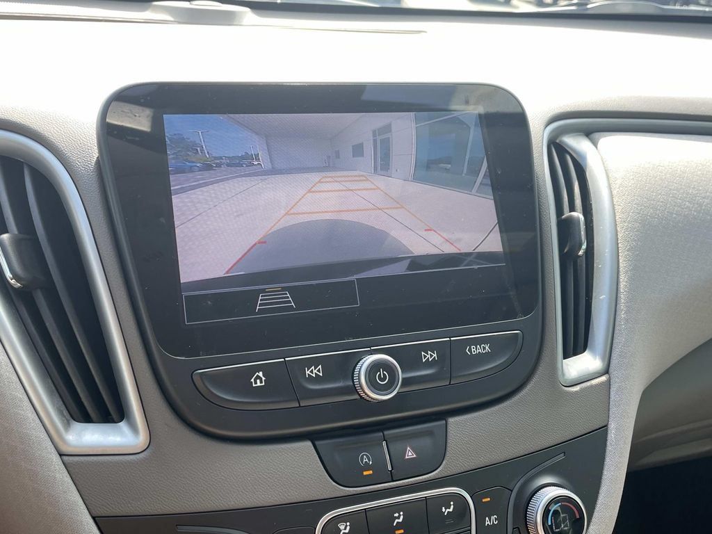 Used 2025 Chevrolet Malibu LT FWD image 29