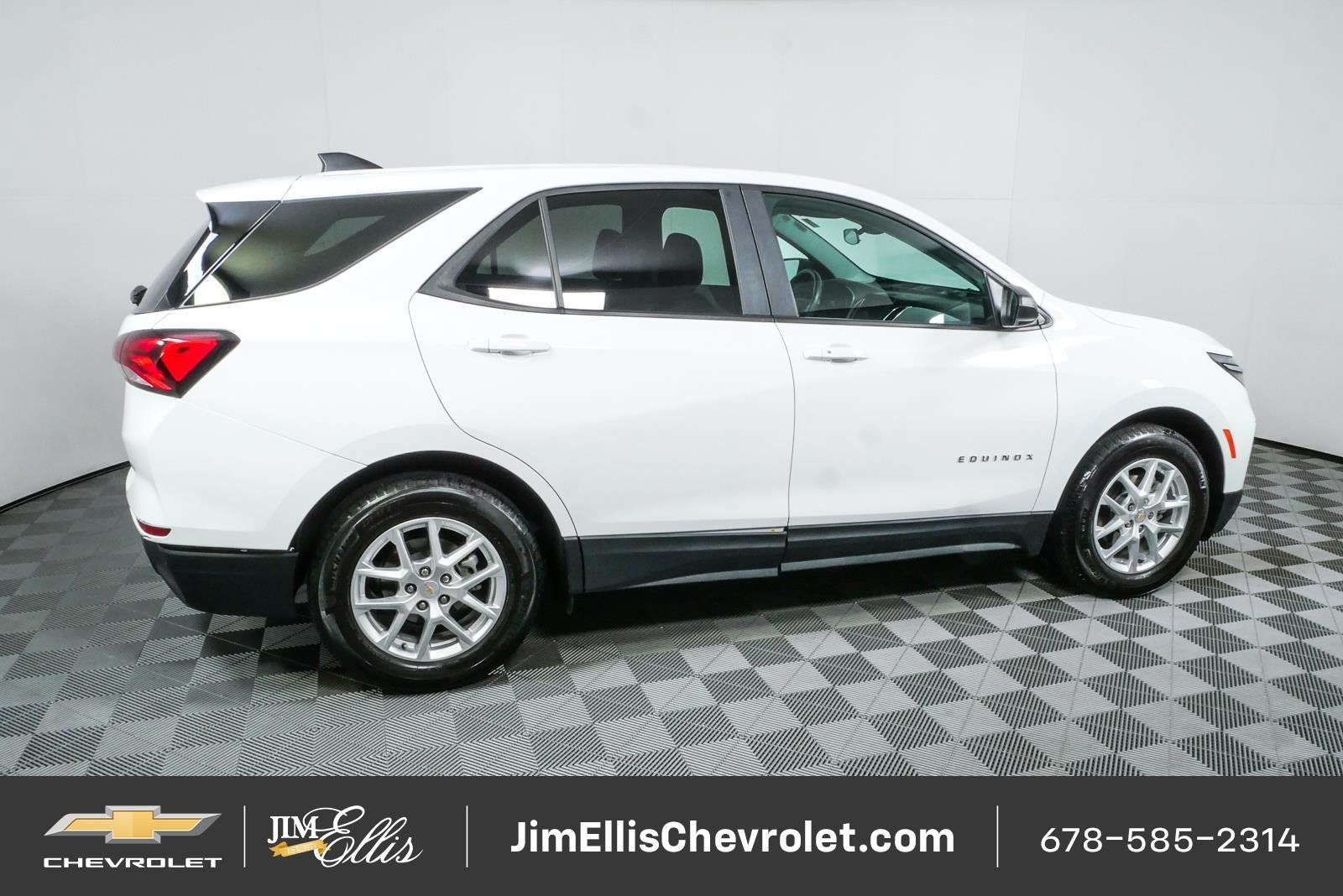 Certified 2024 Chevrolet Equinox LS w/ LS Convenience Package FWD image 2
