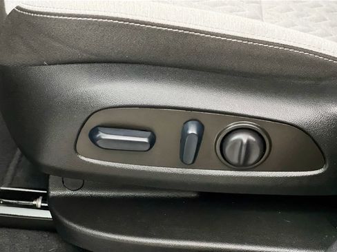 Used 2023 Chevrolet Equinox LS w/ LS Convenience Package image 15