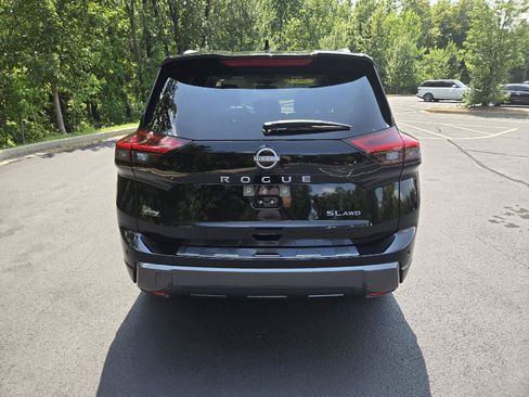 Used 2025 Nissan Rogue SL AWD/4WD image 8