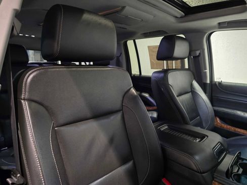Used 2018 Chevrolet Suburban Premier image 15