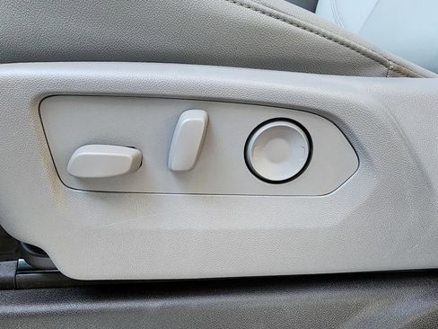 Used 2024 GMC Sierra 1500 SLT w/ SLT Premium Package image 17