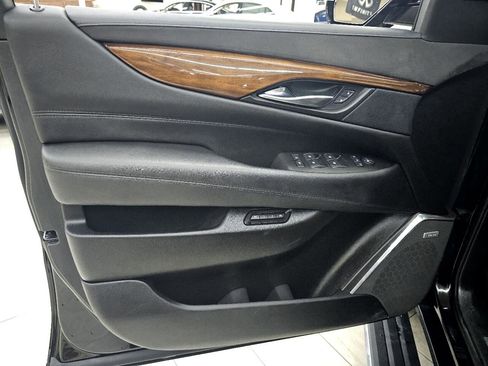 Used 2017 Cadillac Escalade ESV Premium Luxury image 42