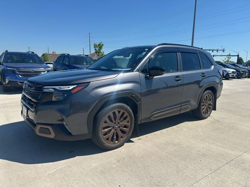 Used 2025 Subaru Forester Sport AWD/4WD image 2