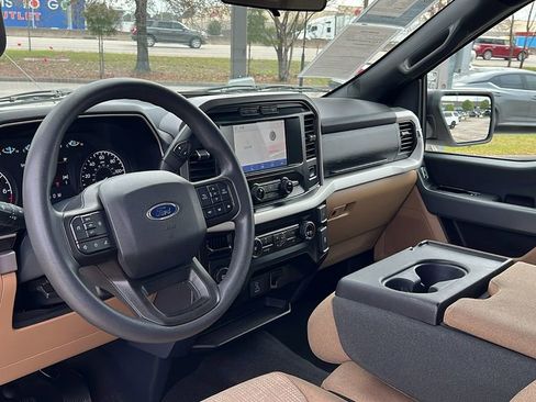 Used 2023 Ford F150 XLT image 2