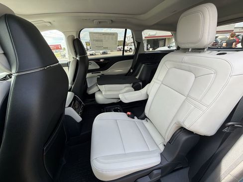 New 2026 Lincoln Aviator Reserve AWD/4WD image 23