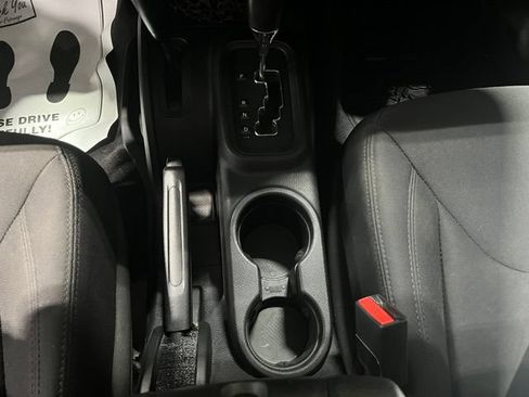 Used 2016 Jeep Wrangler Sport AWD/4WD image 18