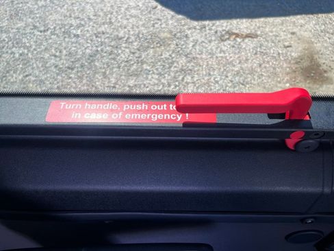 Used 2025 Mercedes-Benz Sprinter 2500 image 27