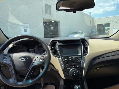 Used 2017 Hyundai Santa Fe Sport FWD image 18