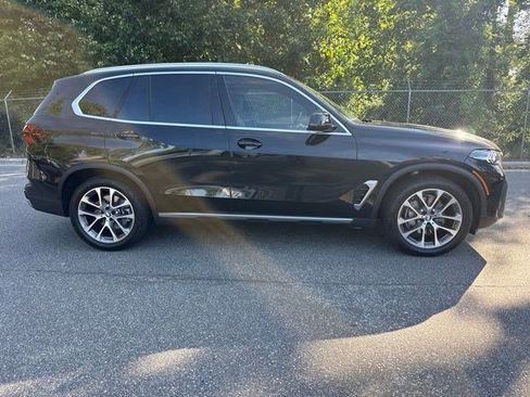 Certified 2024 BMW X5 xDrive40i w/ Parking Assistance Package AWD/4WD image 4
