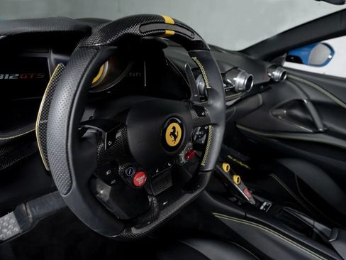 Used 2022 Ferrari 812 GTS RWD image 5