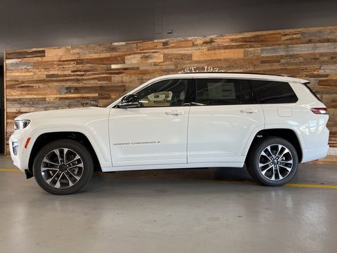 New 2025 Jeep Grand Cherokee L Overland w/ Trailer Tow Package image 19