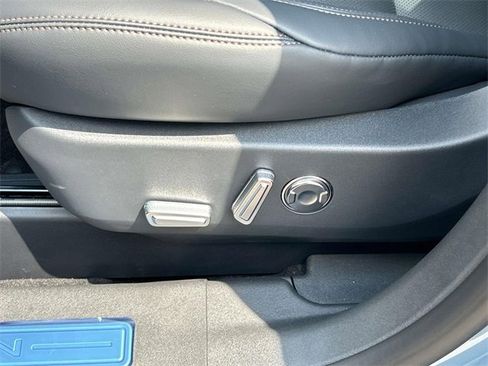 New 2025 Lincoln Nautilus Premier w/ Equipment Group 102A image 24