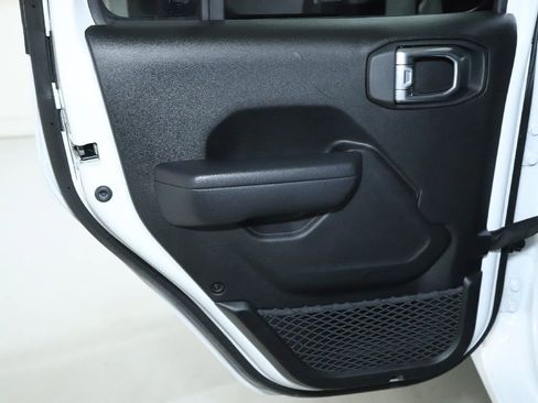 Used 2025 Jeep Wrangler Sport S image 13