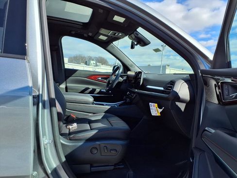 Used 2024 Chevrolet Traverse RS w/ LPO, Floor Liner Package image 30