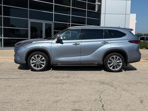 Used 2023 Toyota Highlander Limited AWD/4WD image 6