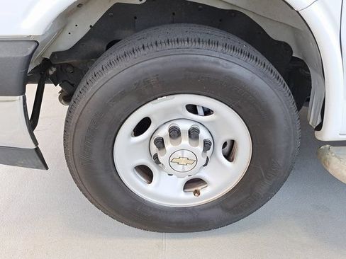 Used 2025 Chevrolet Express 2500 w/ Driver Convenience Package RWD image 30