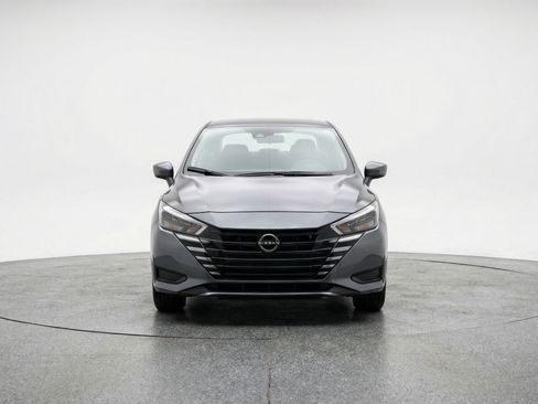 Used 2025 Nissan Versa SV image 2