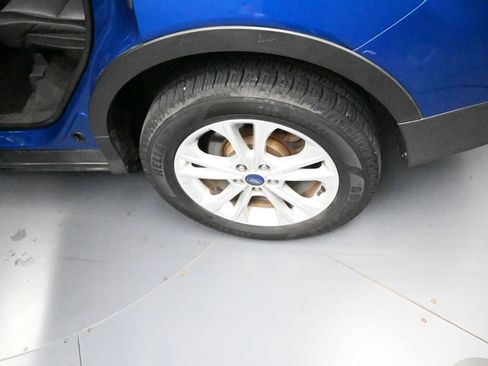Used 2018 Ford Escape SE w/ SE Sync 3 Package FWD image 18